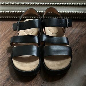 Madewell Black Sandals with Chunky Design